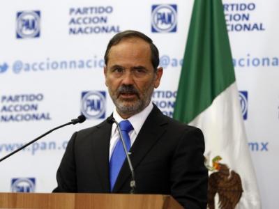 El presidente del gobernante Partido Acción Nacional (PAN), Gustavo Madero, habla el sábado 30 de junio de 2012, durante una rueda de prensa en Ciudad de México. EFE/Archivo