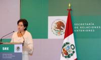México dice que "oficialmente" aún no es mediador en el conflicto por YPF